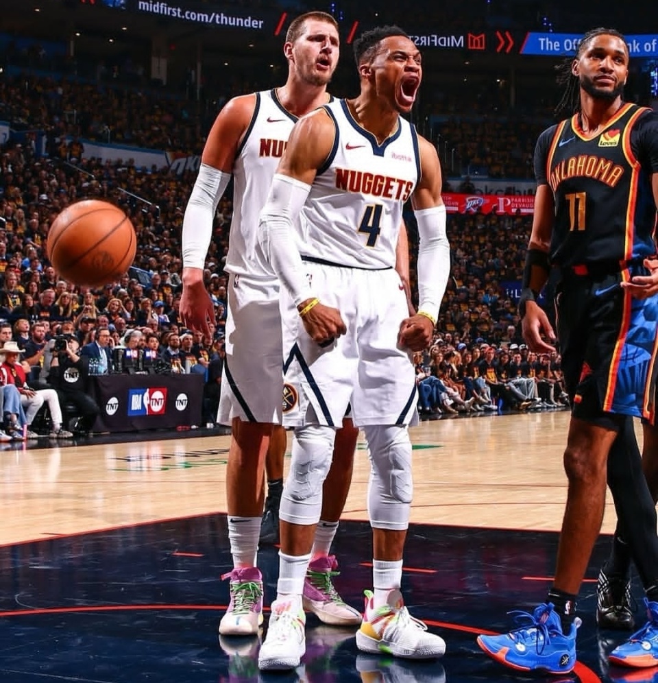 万美元的合 万美元的合