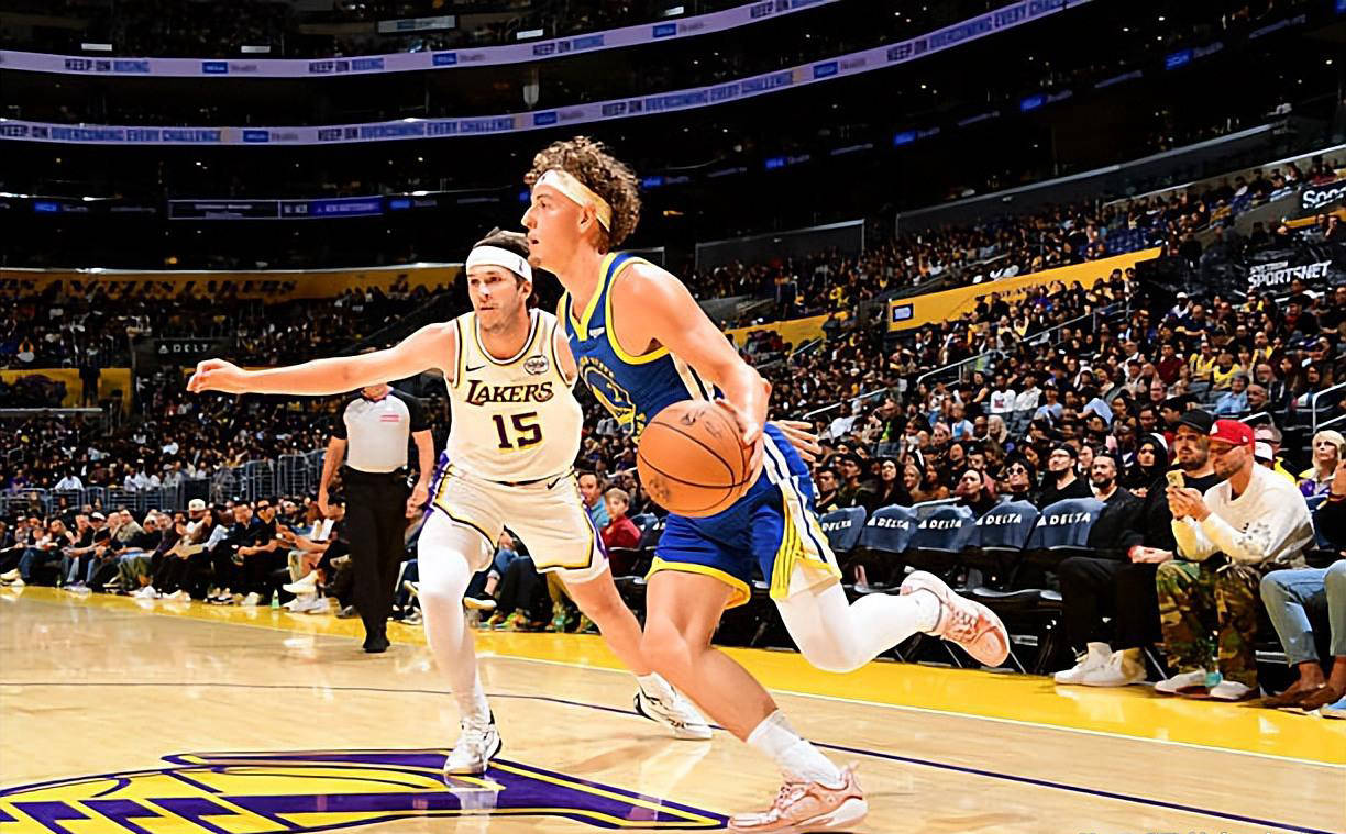 赛中, 显然 赛中, 显然