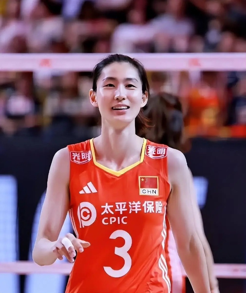 还有俩二传, 女排的二传, 都有很多人 还有俩二传, 女排的二传, 都有很多人